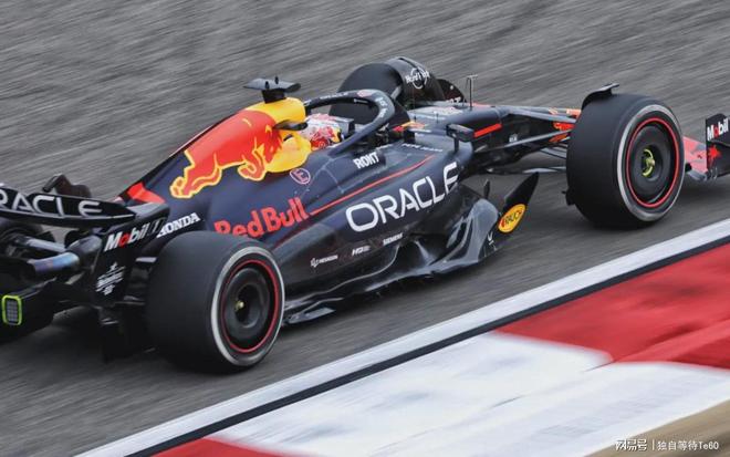 红牛二队横扫红牛车队,汉密尔顿点燃赛场 红牛二队横扫红牛车队,汉密尔顿点燃赛场