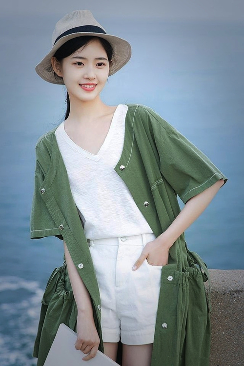 客场喧嚣中，他只听聚光灯的呼吸，贝恩证明舞台越大，他越强