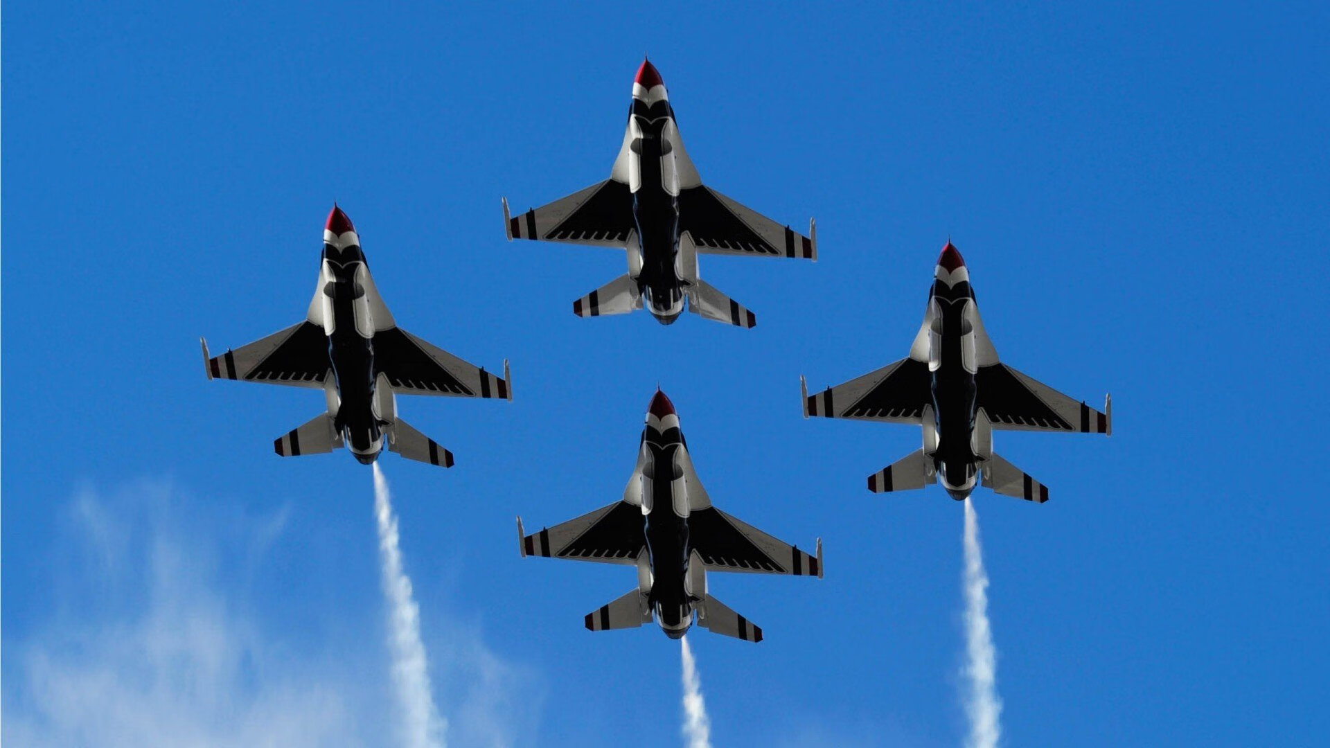 开云体育平台APP-足球双重奏，利物浦惊险胜加纳，佩德里西决生死战主宰赛场