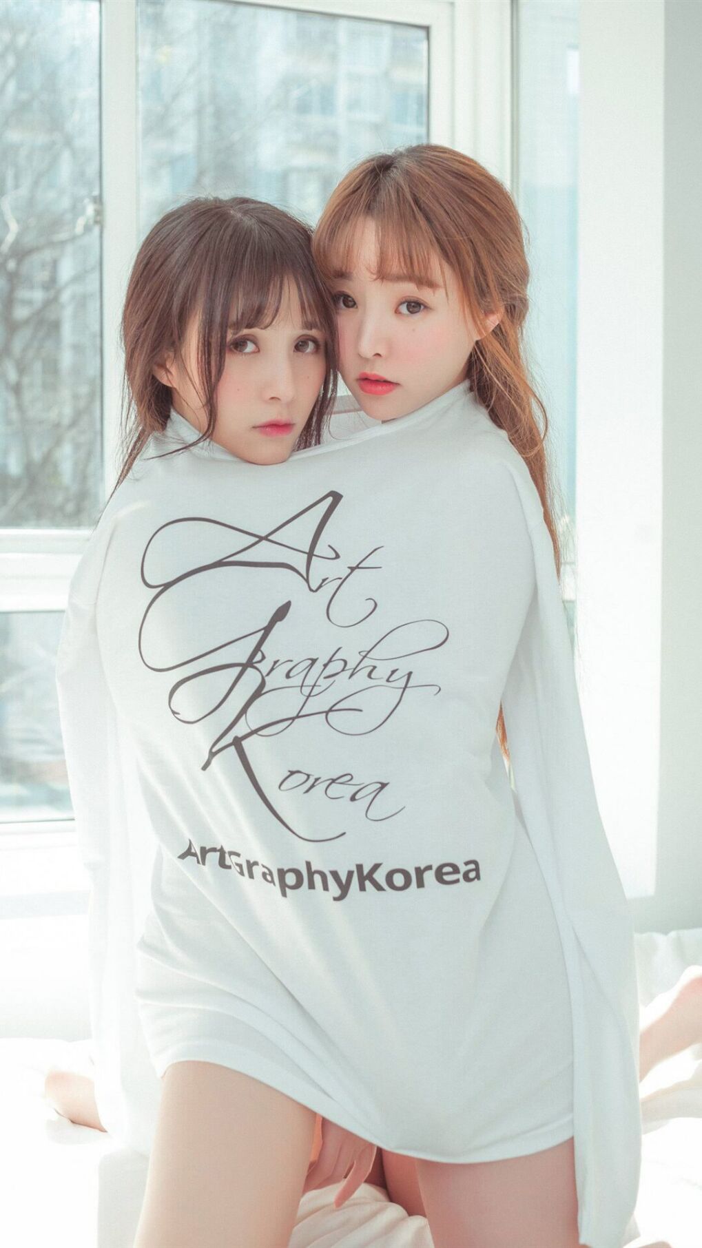 玻利维亚的赛车披着里昂的球衣，在弯道中点杀了F1新赛季